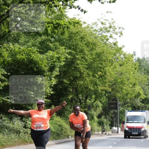 15.06.2025 - REWE Women's Run Jannik Wohlers http://msf.ph/oto/7947890 15.06.2025 10:23:52 Laufen 5338, 409 meine-sportfotos.de