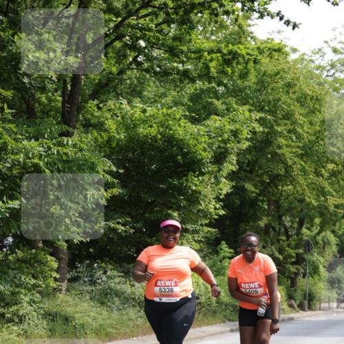 15.06.2025 - REWE Women's Run Jannik Wohlers http://msf.ph/oto/7947940 15.06.2025 10:23:53 Laufen 5338, 5409 meine-sportfotos.de
