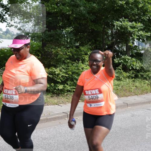 15.06.2025 - REWE Women's Run Jannik Wohlers http://msf.ph/oto/7948020 15.06.2025 10:23:57 Laufen 5338, 5409 meine-sportfotos.de