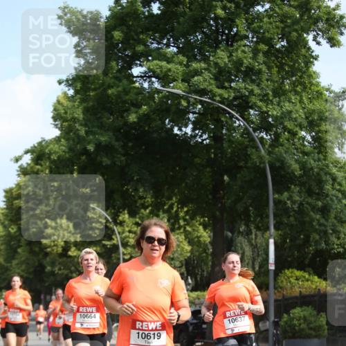 15.06.2025 - REWE Women's Run Jannik Wohlers http://msf.ph/oto/7948025 15.06.2025 09:46:24 Laufen 10704, 10664, 10637, 10619 meine-sportfotos.de