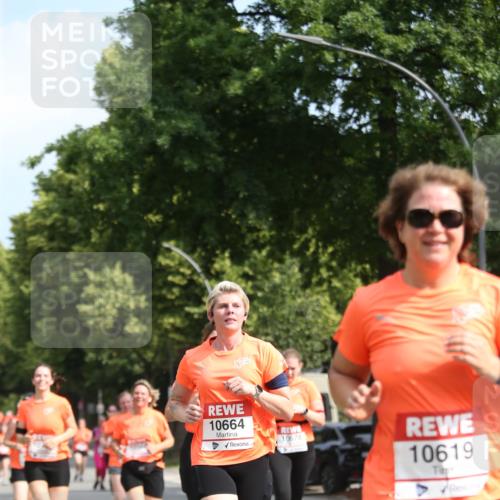 15.06.2025 - REWE Women's Run Jannik Wohlers http://msf.ph/oto/7948061 15.06.2025 09:46:25 Laufen 10664, 10678, 10619 meine-sportfotos.de