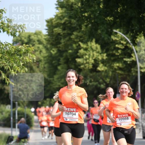 15.06.2025 - REWE Women's Run Jannik Wohlers http://msf.ph/oto/7948085 15.06.2025 09:46:27 Laufen 10704, 10568 meine-sportfotos.de