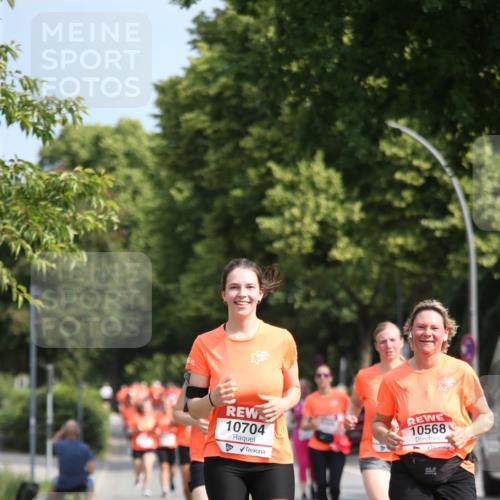 15.06.2025 - REWE Women's Run Jannik Wohlers http://msf.ph/oto/7948095 15.06.2025 09:46:27 Laufen 10704, 10568 meine-sportfotos.de