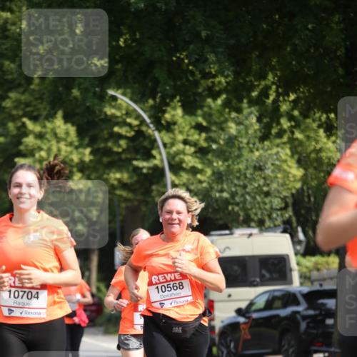 15.06.2025 - REWE Women's Run Jannik Wohlers http://msf.ph/oto/7948109 15.06.2025 09:46:27 Laufen 10704, 10568 meine-sportfotos.de