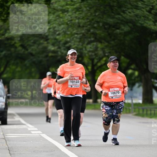 15.06.2025 - REWE Women's Run Dr. Thomas Lammeyer http://msf.ph/oto/7948153 15.06.2025 09:24:44 Laufen 10122, 10670 meine-sportfotos.de