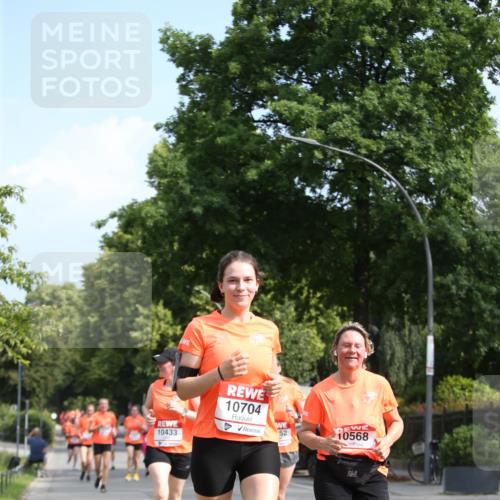 15.06.2025 - REWE Women's Run Jannik Wohlers http://msf.ph/oto/7948155 15.06.2025 09:46:29 Laufen 10433, 10704, 52, 10568 meine-sportfotos.de