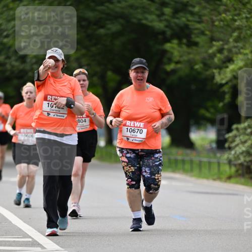 15.06.2025 - REWE Women's Run Dr. Thomas Lammeyer http://msf.ph/oto/7948192 15.06.2025 09:24:46 Laufen 10606, 102, 10670 meine-sportfotos.de