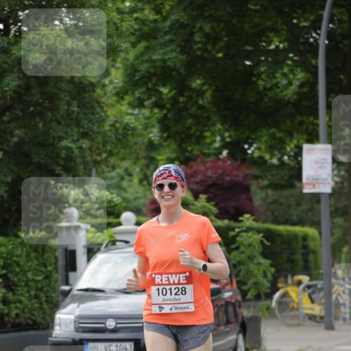 15.06.2025 - REWE Women's Run Jannik Wohlers http://msf.ph/oto/7948227 15.06.2025 08:30:54 Laufen 1043, 10128 meine-sportfotos.de