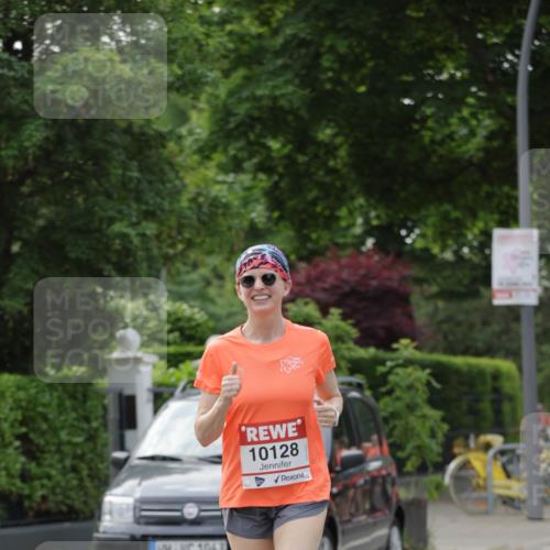 15.06.2025 - REWE Women's Run Jannik Wohlers http://msf.ph/oto/7948234 15.06.2025 08:30:54 Laufen 1043, 10128 meine-sportfotos.de