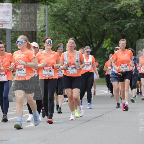 15.06.2025 - REWE Women's Run Jannik Wohlers http://msf.ph/oto/7948274 15.06.2025 08:30:57 Laufen 15, 2025, 10350, 10257, 10405, 10509, 1074, 10347, 10811, 10285, 106, 100, 10261, 10800 meine-sportfotos.de