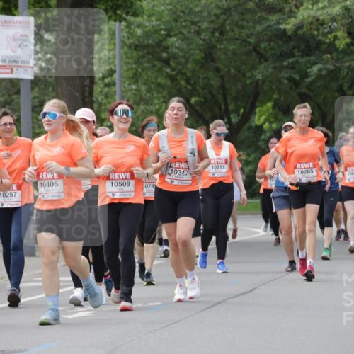 15.06.2025 - REWE Women's Run Jannik Wohlers http://msf.ph/oto/7948277 15.06.2025 08:30:57 Laufen 15, 2025, 10350, 10257, 10405, 10509, 0749, 10347, 10811, 10285, 106, 10261, 10800 meine-sportfotos.de
