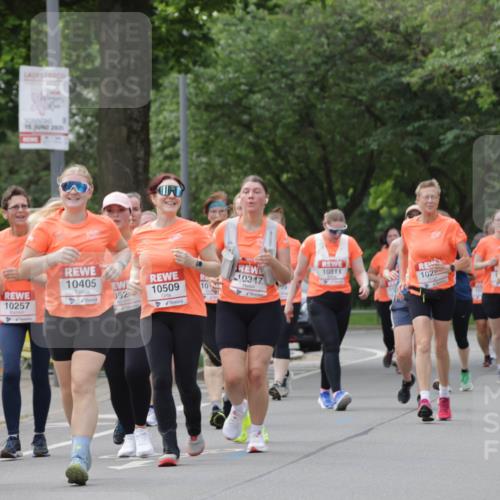15.06.2025 - REWE Women's Run Jannik Wohlers http://msf.ph/oto/7948290 15.06.2025 08:30:58 Laufen 10350, 15, 2925, 10257, 10405, 052, 10509, 10347, 10811, 10, 102, 10800, 10261 meine-sportfotos.de