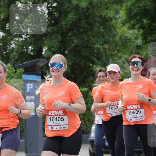 15.06.2025 - REWE Women's Run Jannik Wohlers http://msf.ph/oto/7948354 15.06.2025 08:31:02 Laufen 10405, 102, 1052, 10509, 69 meine-sportfotos.de