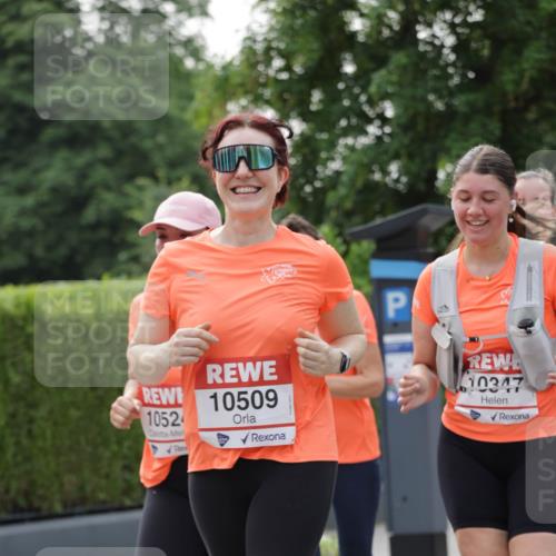 15.06.2025 - REWE Women's Run Jannik Wohlers http://msf.ph/oto/7948402 15.06.2025 08:31:03 Laufen 10509, 1052, 10347 meine-sportfotos.de