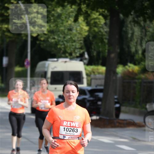 15.06.2025 - REWE Women's Run Jannik Wohlers http://msf.ph/oto/7948413 15.06.2025 09:46:52 Laufen 10263 meine-sportfotos.de