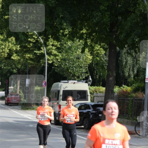 15.06.2025 - REWE Women's Run Jannik Wohlers http://msf.ph/oto/7948422 15.06.2025 09:46:53 Laufen 1075, 8310, 02, 10263 meine-sportfotos.de