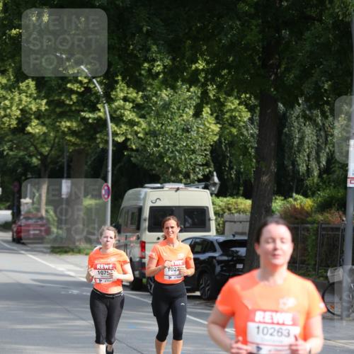 15.06.2025 - REWE Women's Run Jannik Wohlers http://msf.ph/oto/7948424 15.06.2025 09:46:53 Laufen 1075, 027, 10263 meine-sportfotos.de