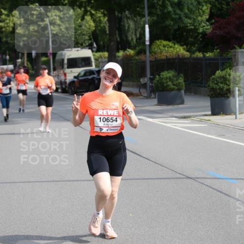 15.06.2025 - REWE Women's Run Jannik Wohlers http://msf.ph/oto/7948484 15.06.2025 09:47:00 Laufen 10654 meine-sportfotos.de