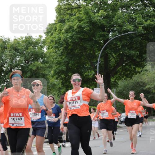 15.06.2025 - REWE Women's Run Jannik Wohlers http://msf.ph/oto/7948530 15.06.2025 08:31:07 Laufen 8, 10749, 10254, 10210, 10811, 10641, 10800 meine-sportfotos.de