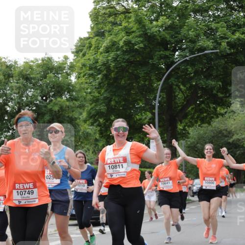 15.06.2025 - REWE Women's Run Jannik Wohlers http://msf.ph/oto/7948532 15.06.2025 08:31:07 Laufen 81, 10749, 025, 0210, 10811, 10641, 10800 meine-sportfotos.de
