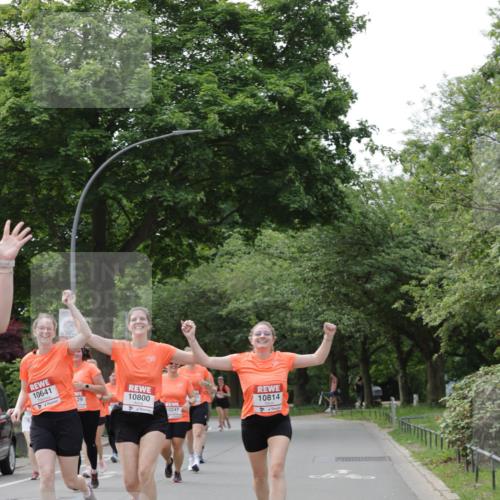 15.06.2025 - REWE Women's Run Jannik Wohlers http://msf.ph/oto/7948545 15.06.2025 08:31:08 Laufen 10641, 29, 10800, 10247, 10814 meine-sportfotos.de