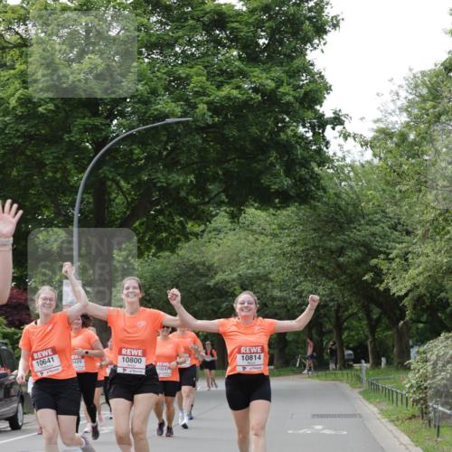 15.06.2025 - REWE Women's Run Jannik Wohlers http://msf.ph/oto/7948547 15.06.2025 08:31:08 Laufen 10641, 0429, 10800, 10814, 10247 meine-sportfotos.de