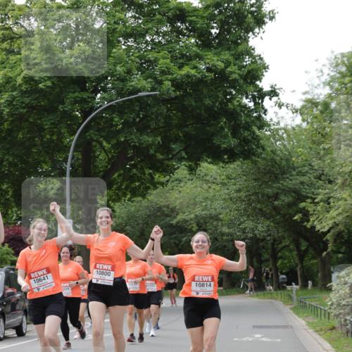 15.06.2025 - REWE Women's Run Jannik Wohlers http://msf.ph/oto/7948554 15.06.2025 08:31:08 Laufen 10641, 429, 10800, 10247, 10593, 10814 meine-sportfotos.de