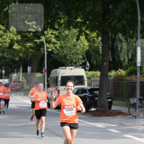 15.06.2025 - REWE Women's Run Jannik Wohlers http://msf.ph/oto/7948557 15.06.2025 09:47:09 Laufen 10096 meine-sportfotos.de