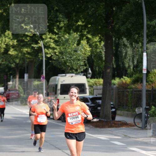15.06.2025 - REWE Women's Run Jannik Wohlers http://msf.ph/oto/7948563 15.06.2025 09:47:09 Laufen 10136, 10862, 10096 meine-sportfotos.de