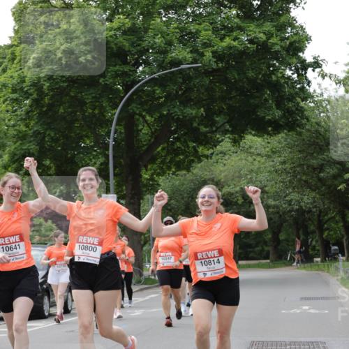 15.06.2025 - REWE Women's Run Jannik Wohlers http://msf.ph/oto/7948585 15.06.2025 08:31:09 Laufen 10641, 10195, 10800, 10247, 10814 meine-sportfotos.de
