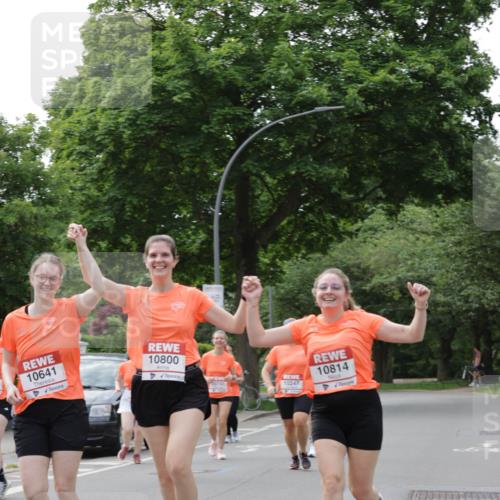 15.06.2025 - REWE Women's Run Jannik Wohlers http://msf.ph/oto/7948599 15.06.2025 08:31:09 Laufen 10641, 10800, 10247, 10814 meine-sportfotos.de