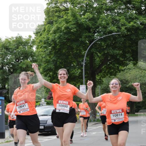 15.06.2025 - REWE Women's Run Jannik Wohlers http://msf.ph/oto/7948611 15.06.2025 08:31:09 Laufen 10641, 1043, 10800, 102, 10741, 10814 meine-sportfotos.de