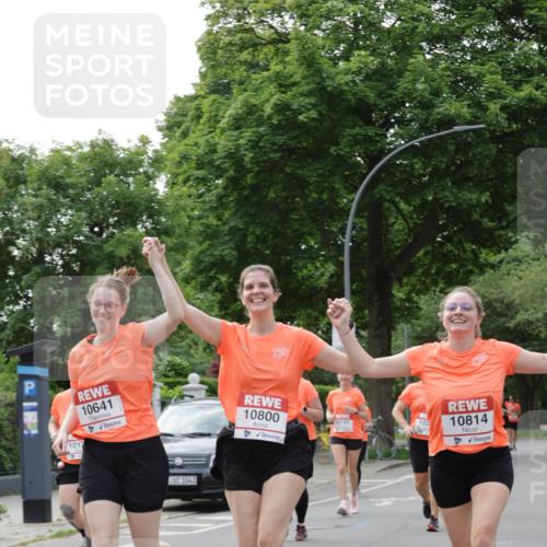 15.06.2025 - REWE Women's Run Jannik Wohlers http://msf.ph/oto/7948614 15.06.2025 08:31:09 Laufen 1017, 10641, 1043, 10800, 10741, 102, 10814 meine-sportfotos.de