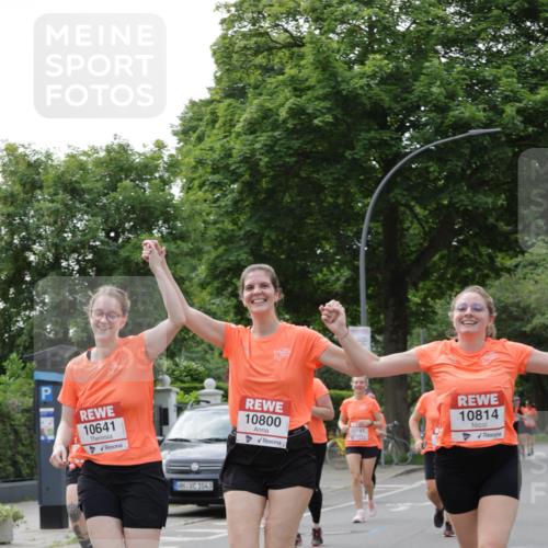 15.06.2025 - REWE Women's Run Jannik Wohlers http://msf.ph/oto/7948618 15.06.2025 08:31:09 Laufen 10641, 1043, 10800, 10741, 10814 meine-sportfotos.de