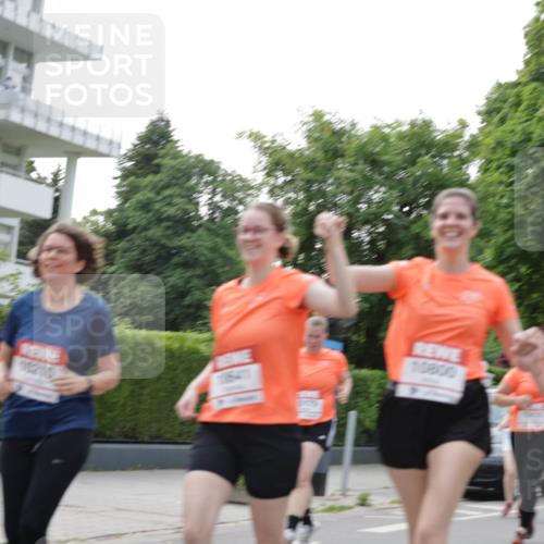 15.06.2025 - REWE Women's Run Jannik Wohlers http://msf.ph/oto/7948629 15.06.2025 08:31:10 Laufen 11647, 10800, 10814 meine-sportfotos.de
