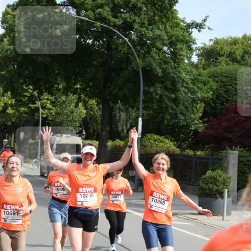 15.06.2025 - REWE Women's Run Jannik Wohlers http://msf.ph/oto/7948647 15.06.2025 09:47:20 Laufen 10691, 10205, 10871, 10500, 10280, 7844, 1 meine-sportfotos.de