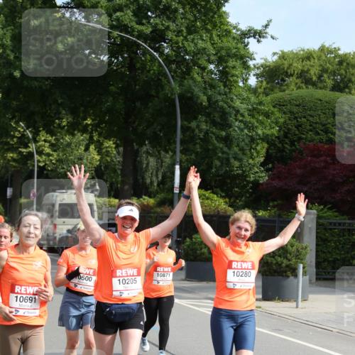 15.06.2025 - REWE Women's Run Jannik Wohlers http://msf.ph/oto/7948654 15.06.2025 09:47:21 Laufen 10871, 0500, 10205, 10691, 10280 meine-sportfotos.de
