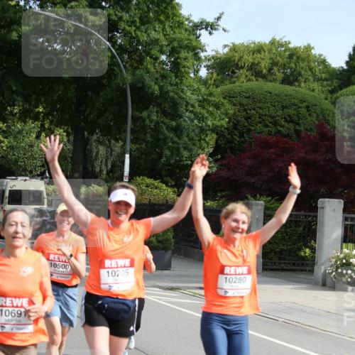 15.06.2025 - REWE Women's Run Jannik Wohlers http://msf.ph/oto/7948668 15.06.2025 09:47:21 Laufen 10691, 10500, 10205, 10280 meine-sportfotos.de