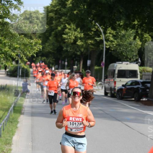 15.06.2025 - REWE Women's Run Jannik Wohlers http://msf.ph/oto/7948685 15.06.2025 09:47:23 Laufen 10173 meine-sportfotos.de