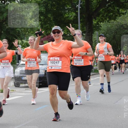 15.06.2025 - REWE Women's Run Jannik Wohlers http://msf.ph/oto/7948701 15.06.2025 08:31:12 Laufen 10825, 10429, 10741, 10247, 10593, 10195 meine-sportfotos.de