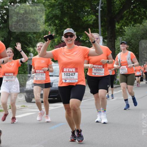 15.06.2025 - REWE Women's Run Jannik Wohlers http://msf.ph/oto/7948709 15.06.2025 08:31:12 Laufen 10429, 10195, 10247, 10593, 10825, 10741 meine-sportfotos.de