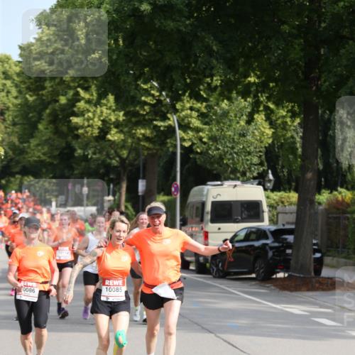 15.06.2025 - REWE Women's Run Jannik Wohlers http://msf.ph/oto/7948723 15.06.2025 09:47:26 Laufen 10085 meine-sportfotos.de