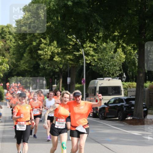 15.06.2025 - REWE Women's Run Jannik Wohlers http://msf.ph/oto/7948728 15.06.2025 09:47:26 Laufen 10086, 10188, 10085 meine-sportfotos.de