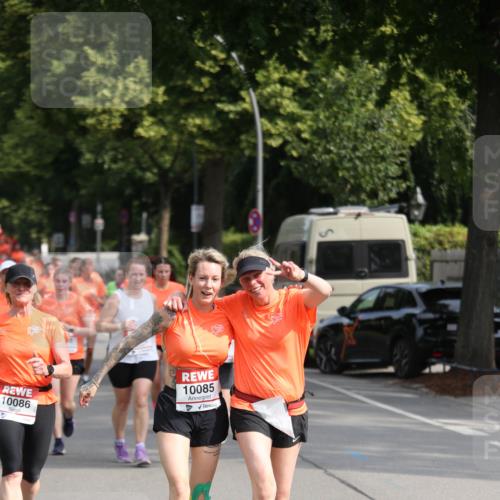 15.06.2025 - REWE Women's Run Jannik Wohlers http://msf.ph/oto/7948738 15.06.2025 09:47:27 Laufen 10086, 10085 meine-sportfotos.de