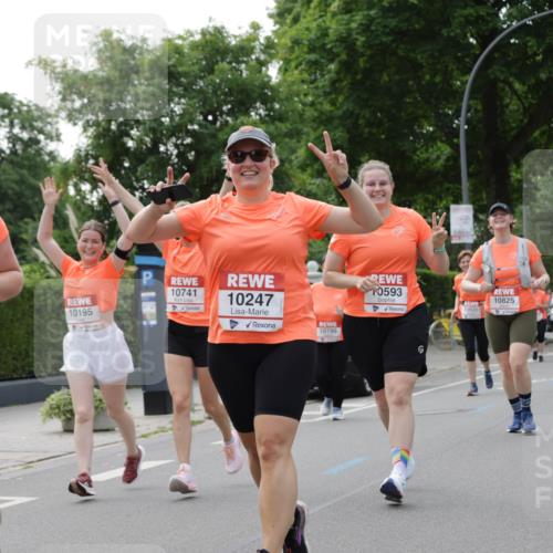 15.06.2025 - REWE Women's Run Jannik Wohlers http://msf.ph/oto/7948741 15.06.2025 08:31:13 Laufen 10429, 10195, 10741, 10247, 10790, 0593, 4, 10825, 10625, 6 meine-sportfotos.de
