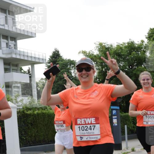 15.06.2025 - REWE Women's Run Jannik Wohlers http://msf.ph/oto/7948749 15.06.2025 08:31:14 Laufen 10195, 10247, 1059 meine-sportfotos.de