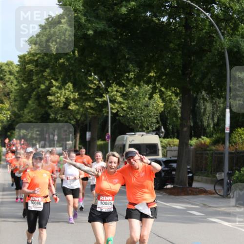 15.06.2025 - REWE Women's Run Jannik Wohlers http://msf.ph/oto/7948752 15.06.2025 09:47:27 Laufen 10085, 10086 meine-sportfotos.de