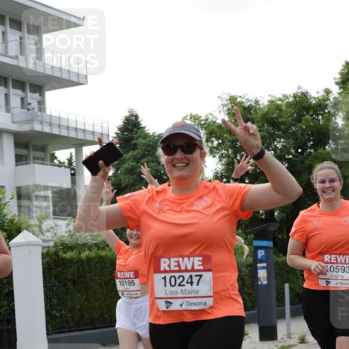 15.06.2025 - REWE Women's Run Jannik Wohlers http://msf.ph/oto/7948753 15.06.2025 08:31:14 Laufen 3, 10195, 10247, 0593 meine-sportfotos.de