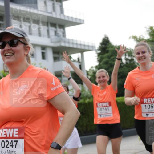 15.06.2025 - REWE Women's Run Jannik Wohlers http://msf.ph/oto/7948772 15.06.2025 08:31:14 Laufen 10247, 10741, 1059 meine-sportfotos.de