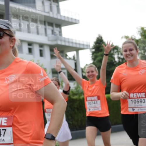 15.06.2025 - REWE Women's Run Jannik Wohlers http://msf.ph/oto/7948776 15.06.2025 08:31:14 Laufen 47, 10741, 10593 meine-sportfotos.de